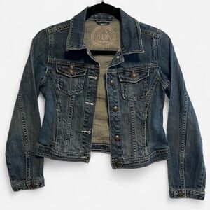 GAP Blue Jean Jacket Cropped Fitted Style